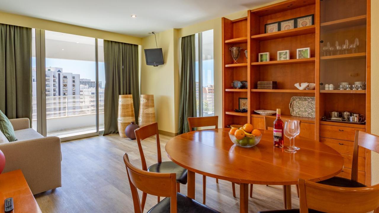 קווארטיירה Divine Marina Apartment W/ Pool & Garden By Lovelystay מראה חיצוני תמונה